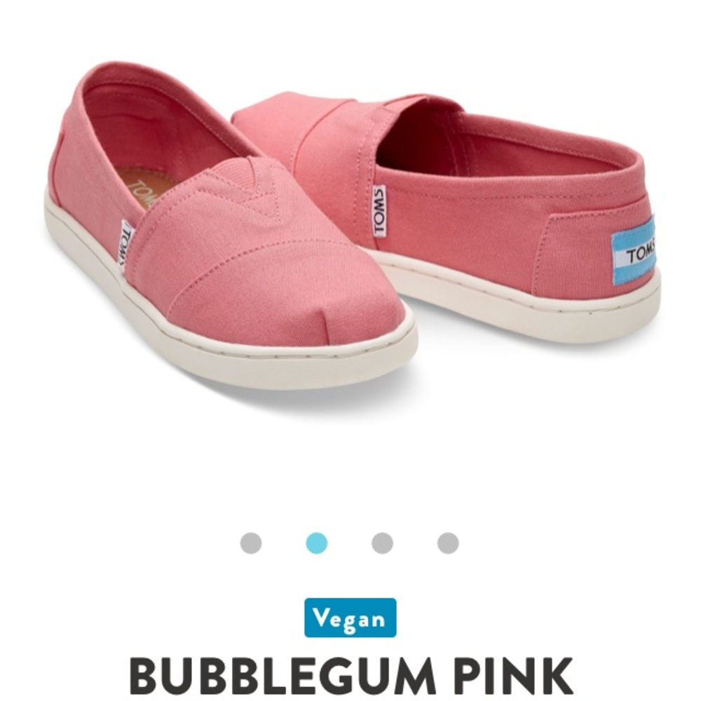 Brand new TOMS womens size 5 or youth 2